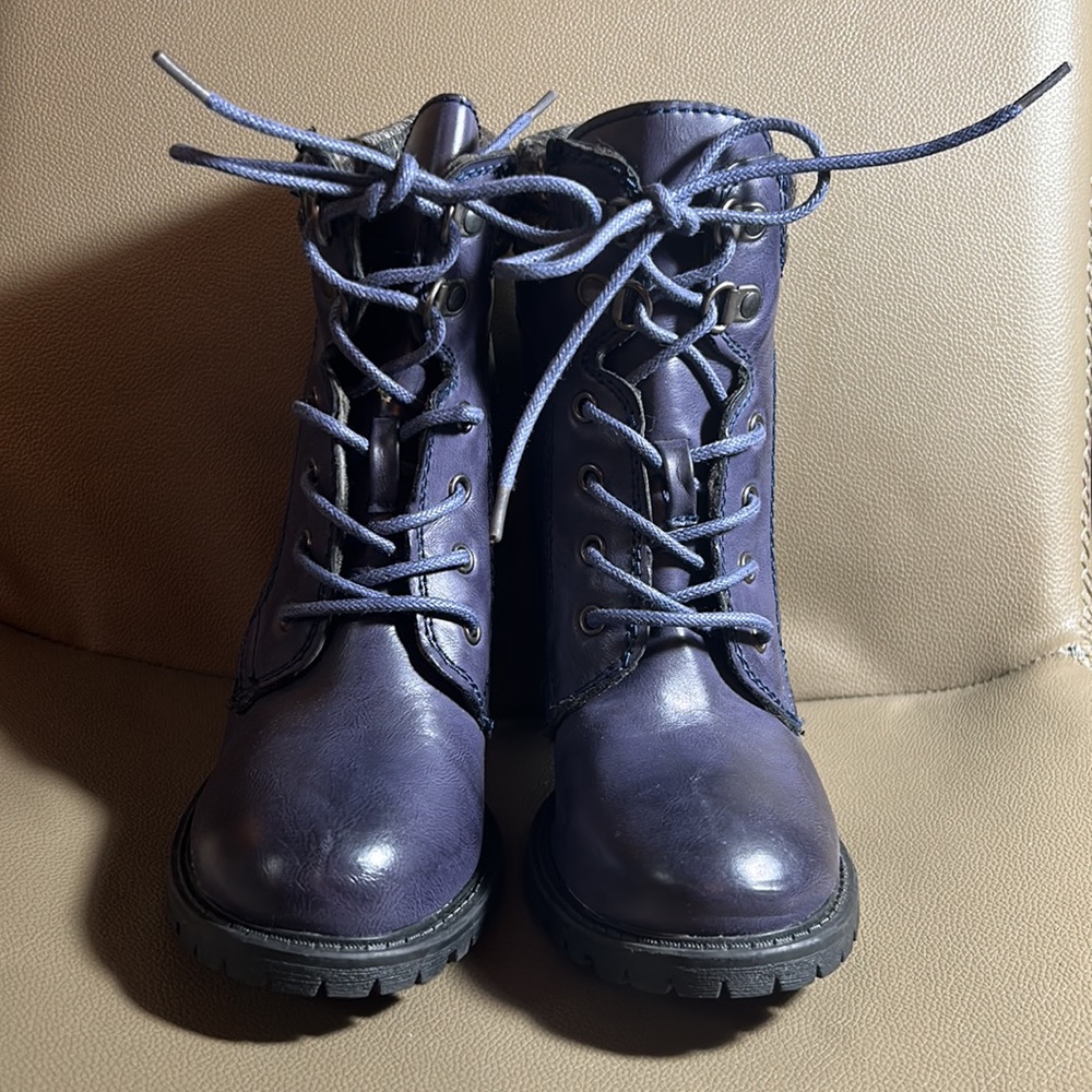Never worn Dolce booties, Sz 6.5 - Picture 2 of 7